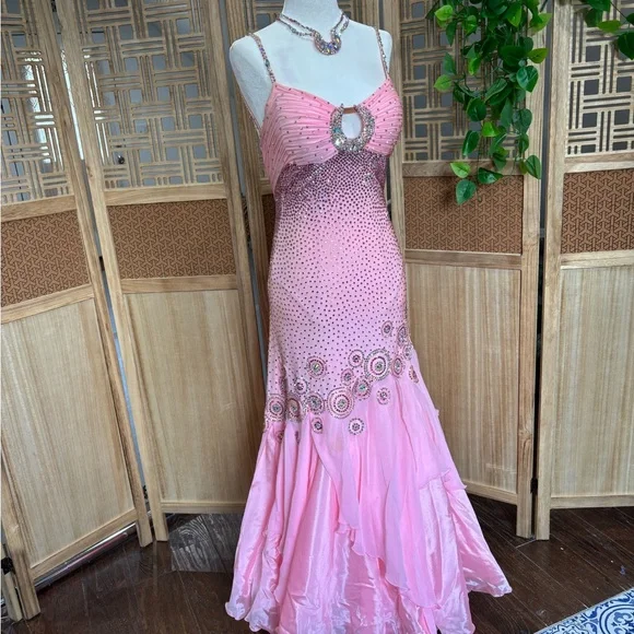 Chrisanne Couture Pink Ballroom Gown with Removable Standard Floats - Picture 1 of 9